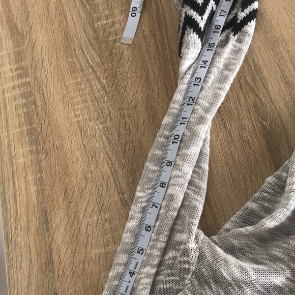 Open front waterfall fringed tribal pattern cardigan Sz women’s Medium - Picture 7 of 7